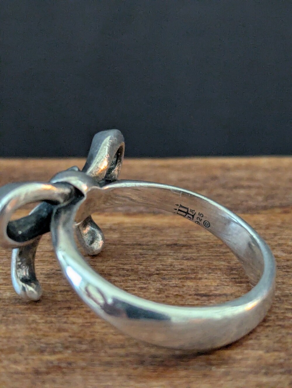 James Avery Retired Large Bow Ring 7.5 Sterling Silver - Picture 2 of 3